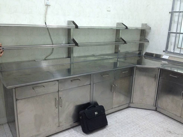 不銹鋼邊臺(tái)制造廠(chǎng)家